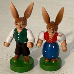 2 Vintage Erzgebirge Germany Carved wood miniature rabbits bunnies 2”
